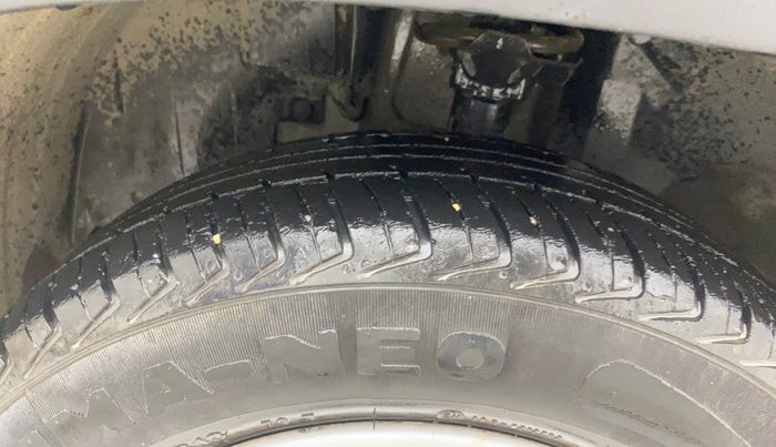 2019 Renault Kwid RXT 1.0 (O), Petrol, Manual, 62,733 km, Left Front Tyre Tread