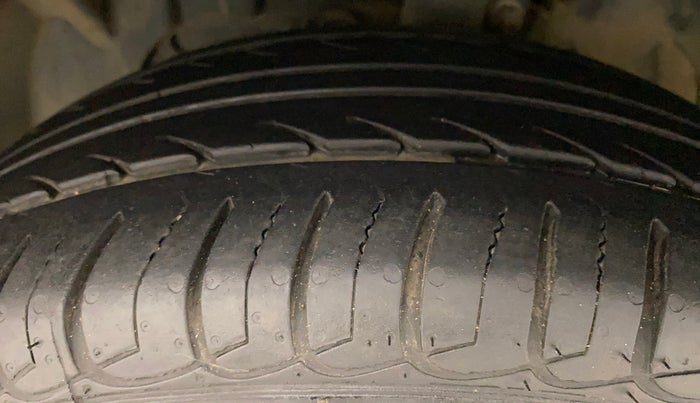 2017 Ford Ecosport TITANIUM + 1.5L DIESEL, Diesel, Manual, 90,928 km, Left Front Tyre Tread