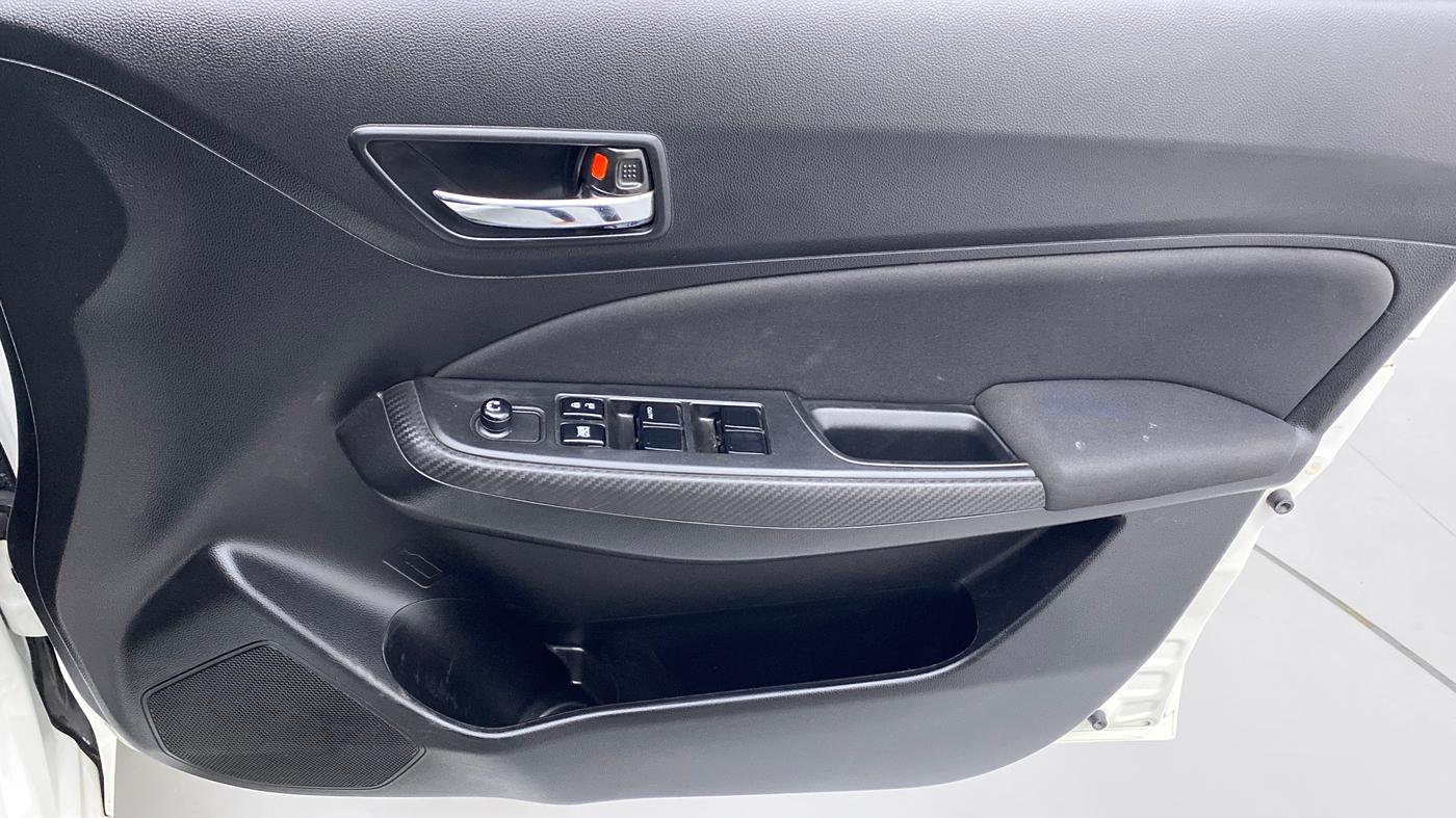 2020 Maruti Swift VXI, Petrol, Manual, 25,434 km, Driver Side Door Panels Control