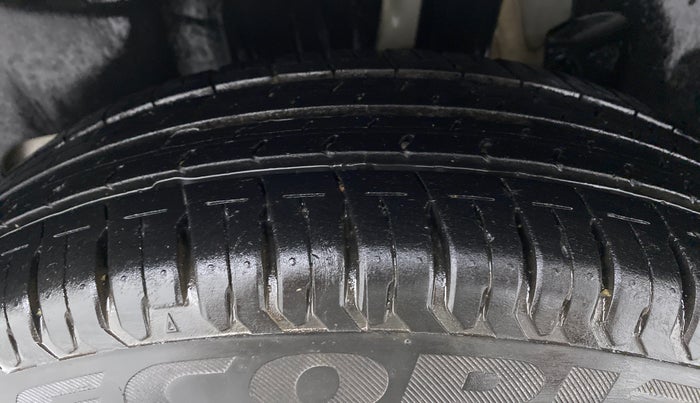 2020 Maruti Swift VXI, Petrol, Manual, 25,434 km, Left Rear Tyre Tread