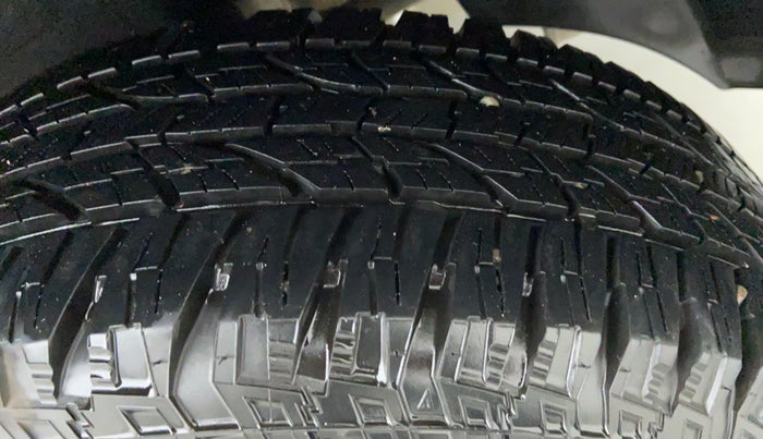 2013 Renault Duster 85 PS RXL, Diesel, Manual, 81,609 km, Left Rear Tyre Tread