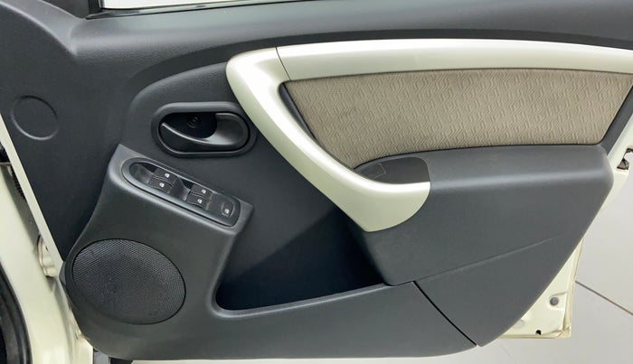 2013 Renault Duster 85 PS RXL, Diesel, Manual, 81,609 km, Driver Side Door Panels Control