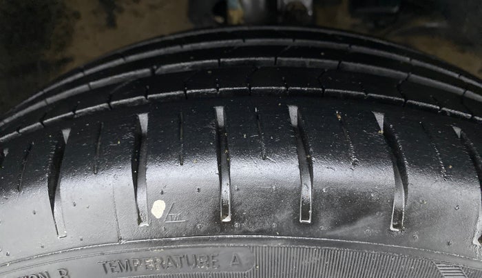 2020 Maruti Baleno ZETA PETROL 1.2, Petrol, Manual, 28,045 km, Right Front Tyre Tread