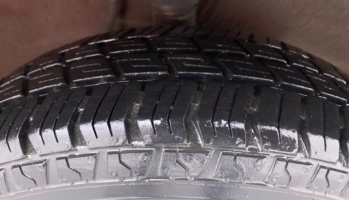 2014 Maruti Alto 800 LXI, Petrol, Manual, 62,787 km, Right Front Tyre Tread