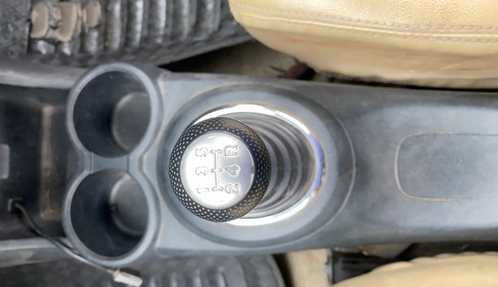 2012 Honda Brio V MT, Petrol, Manual, 1,00,793 km, Gear Lever