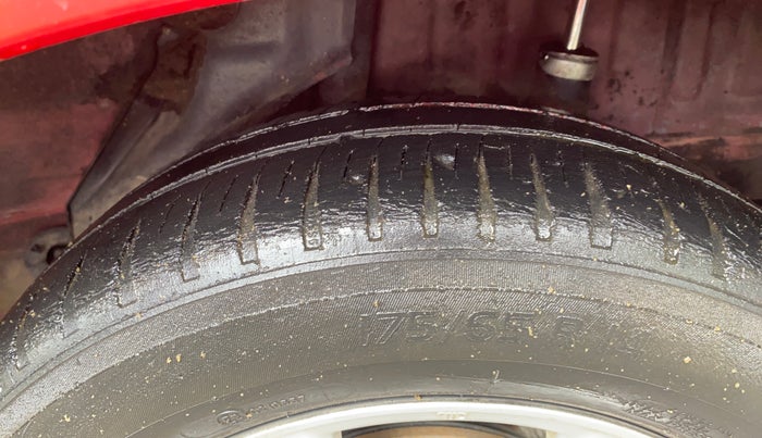 2012 Honda Brio V MT, Petrol, Manual, 1,00,793 km, Left Rear Tyre Tread