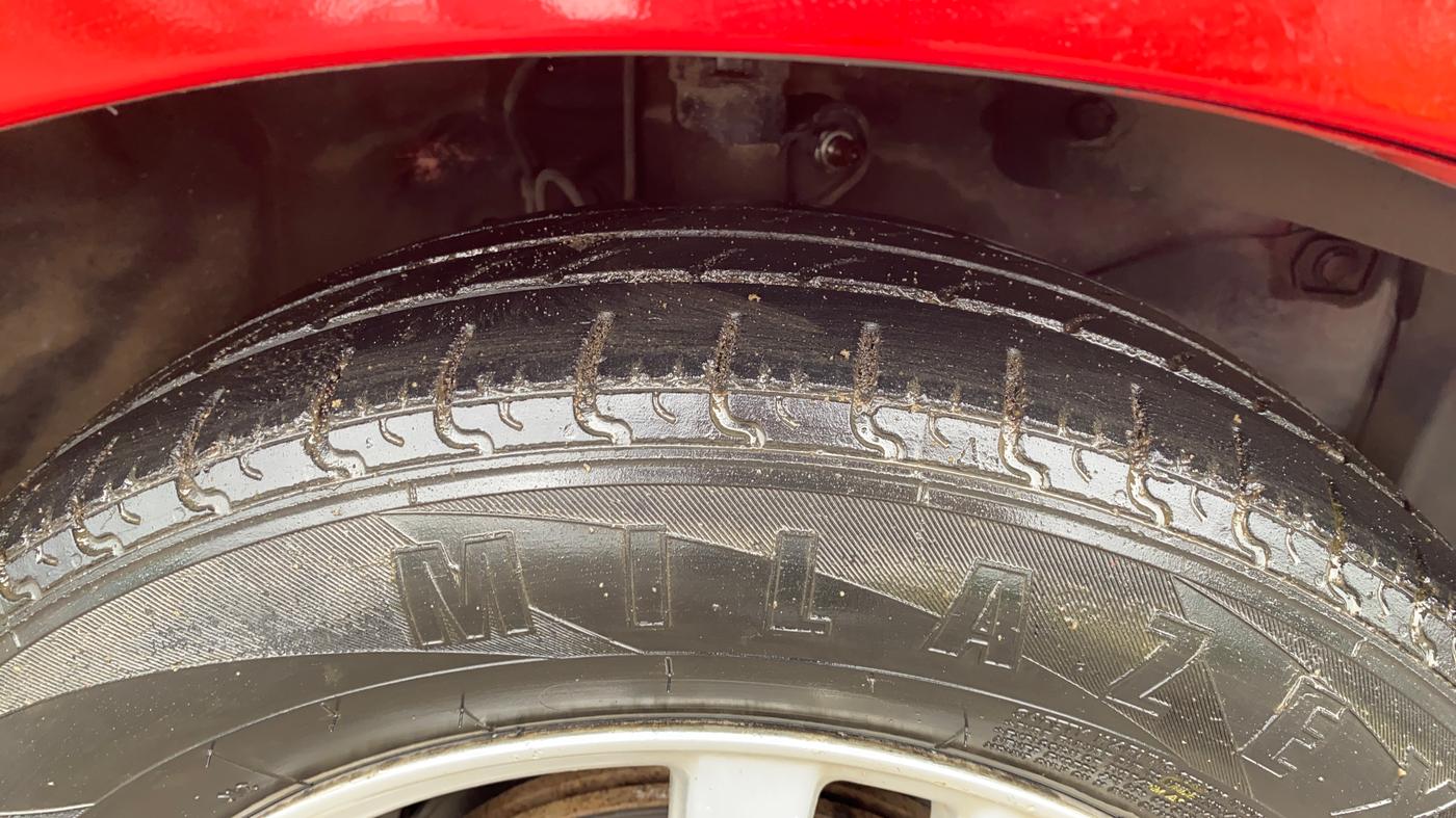 2012 Honda Brio V MT, Petrol, Manual, 1,00,793 km, Right Front Tyre Tread