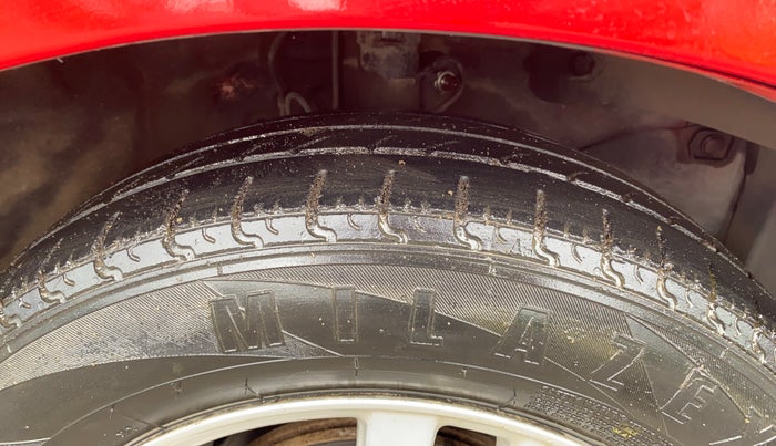 2012 Honda Brio V MT, Petrol, Manual, 1,00,793 km, Right Front Tyre Tread