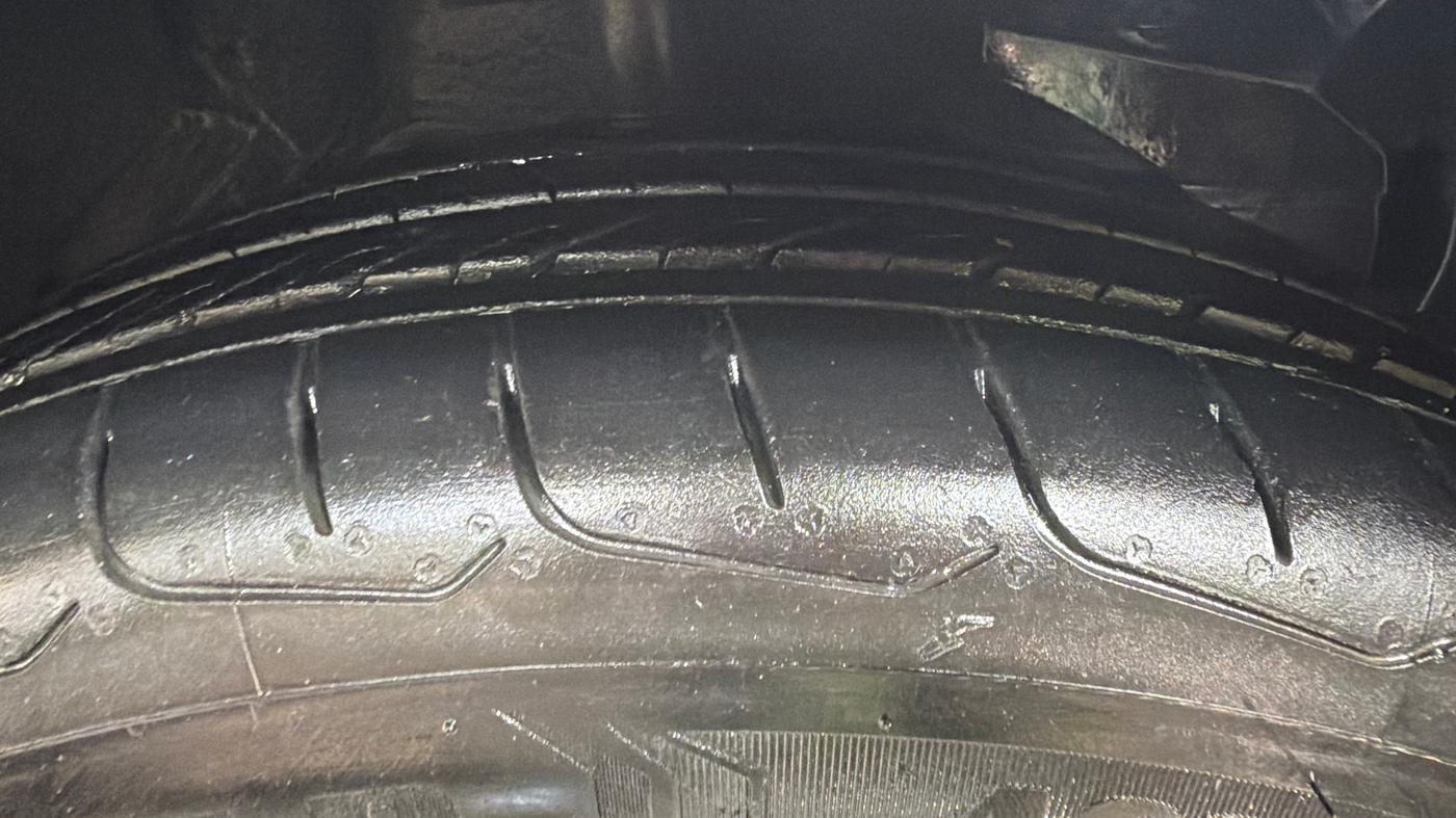 2019 MG HECTOR SHARP 1.5 DCT PETROL, Petrol, Automatic, 62,273 km, Right Front Tyre Tread