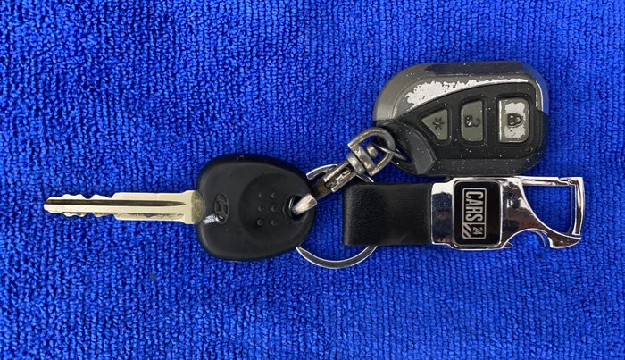 2011 Hyundai i10 MAGNA 1.1, CNG, Manual, 1,03,582 km, Key Close Up
