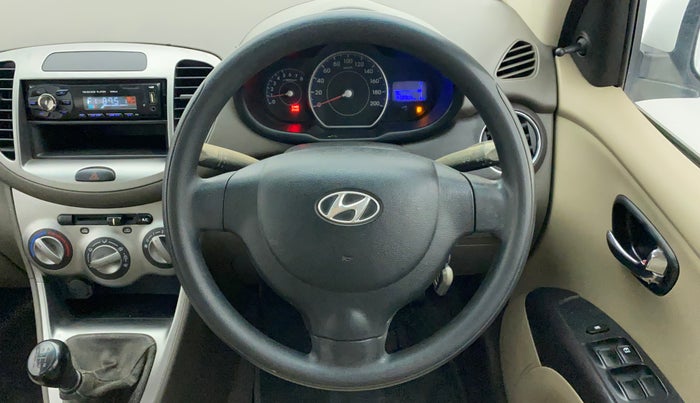 2011 Hyundai i10 MAGNA 1.1, CNG, Manual, 1,03,582 km, Steering Wheel Close Up