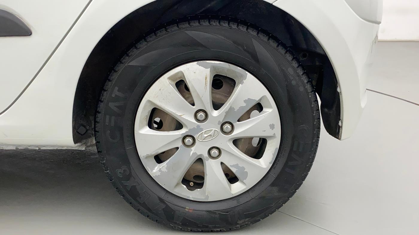 2011 Hyundai i10 MAGNA 1.1, CNG, Manual, 1,03,582 km, Left Rear Wheel