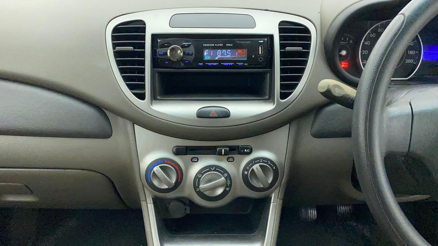 2011 Hyundai i10 MAGNA 1.1, CNG, Manual, 1,03,582 km, Air Conditioner