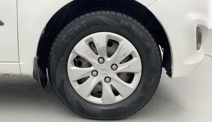 2011 Hyundai i10 MAGNA 1.1, CNG, Manual, 1,03,582 km, Right Front Wheel