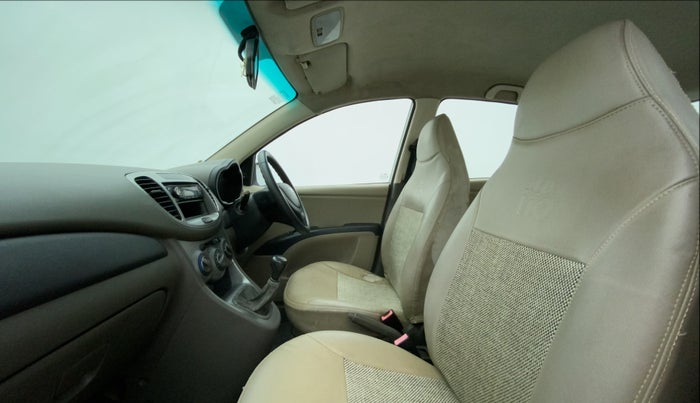 2011 Hyundai i10 MAGNA 1.1, CNG, Manual, 1,03,582 km, Right Side Front Door Cabin