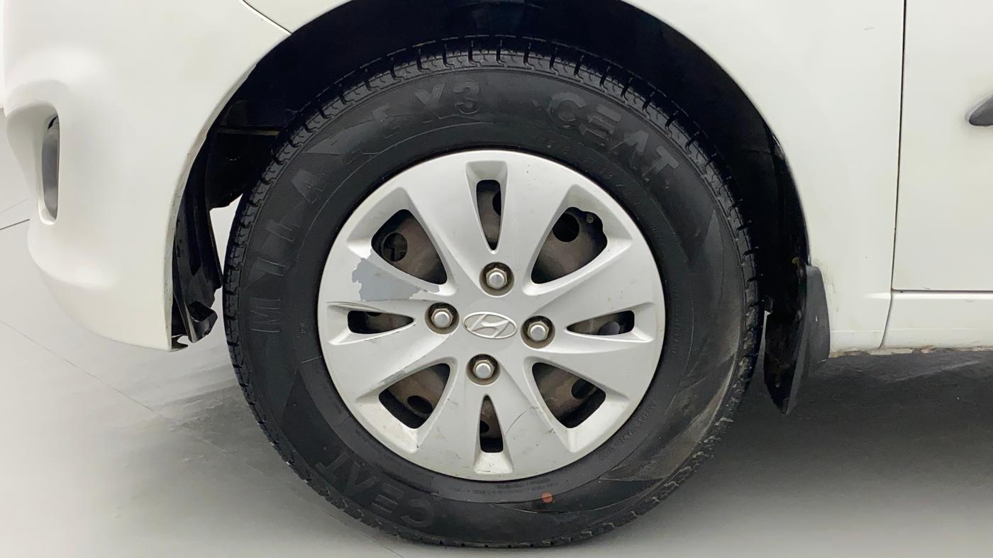 2011 Hyundai i10 MAGNA 1.1, CNG, Manual, 1,03,582 km, Left Front Wheel