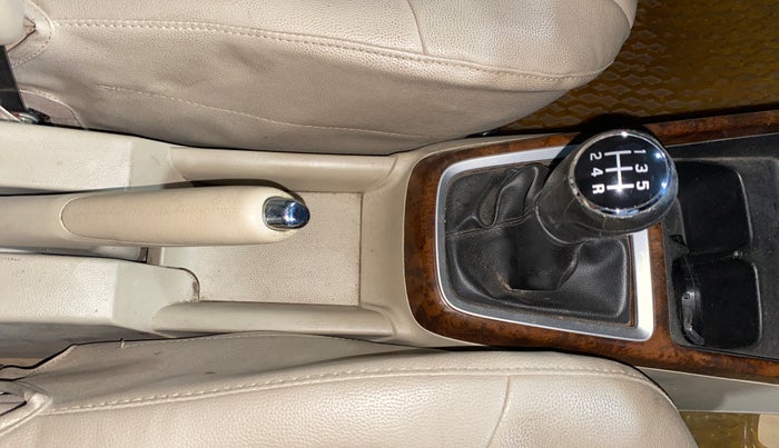 2018 Maruti Dzire VXI, Petrol, Manual, 67,835 km, Gear Lever