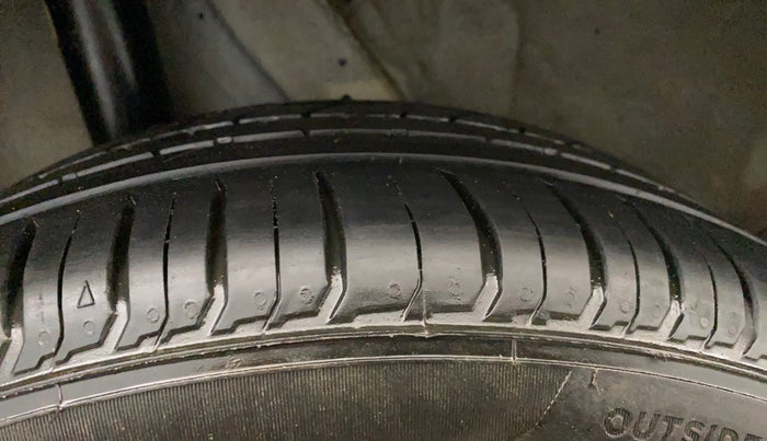 2024 Hyundai VENUE S (O) 1.0 Turbo Petrol DCT, Petrol, Automatic, 15,043 km, Right Rear Tyre Tread