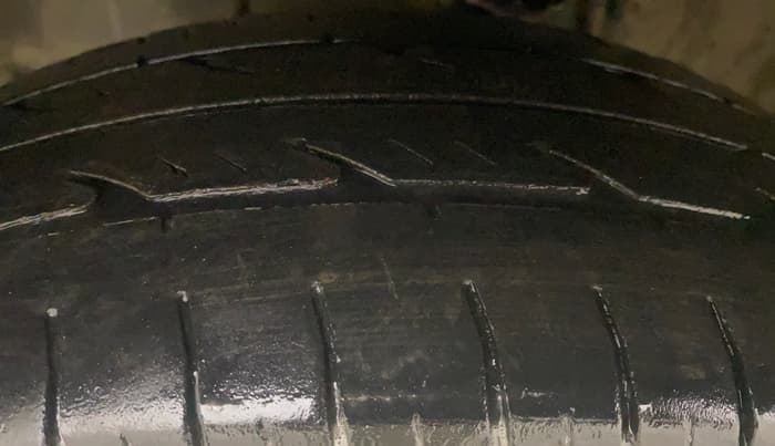 2016 Maruti Alto 800 LXI, Petrol, Manual, 50,183 km, Left Front Tyre Tread