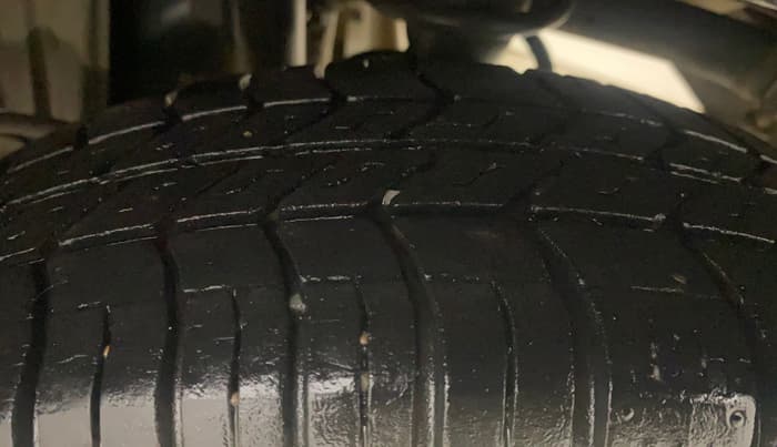 2016 Maruti Alto 800 LXI, Petrol, Manual, 50,183 km, Left Rear Tyre Tread