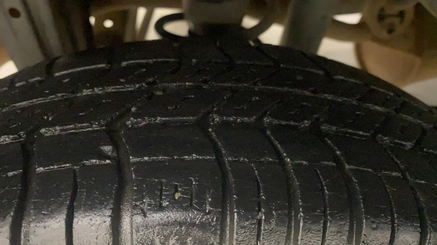 2016 Maruti Alto 800 LXI, Petrol, Manual, 50,183 km, Right Rear Tyre Tread