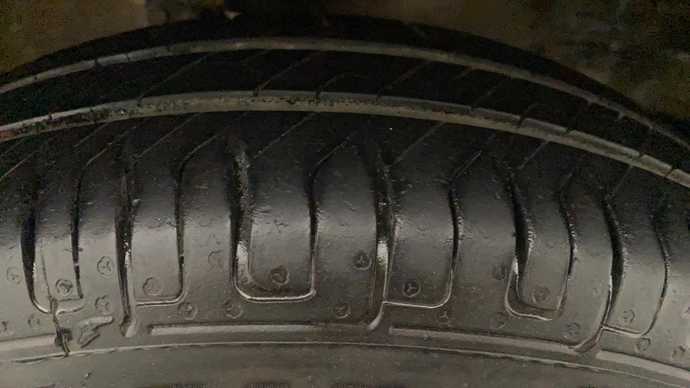 2014 Maruti Wagon R 1.0 LXI CNG, CNG, Manual, 83,278 km, Right Front Tyre Tread