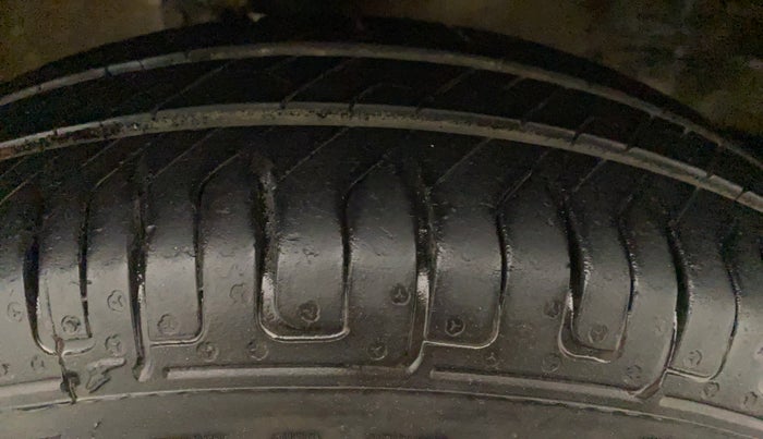 2014 Maruti Wagon R 1.0 LXI CNG, CNG, Manual, 83,278 km, Right Front Tyre Tread