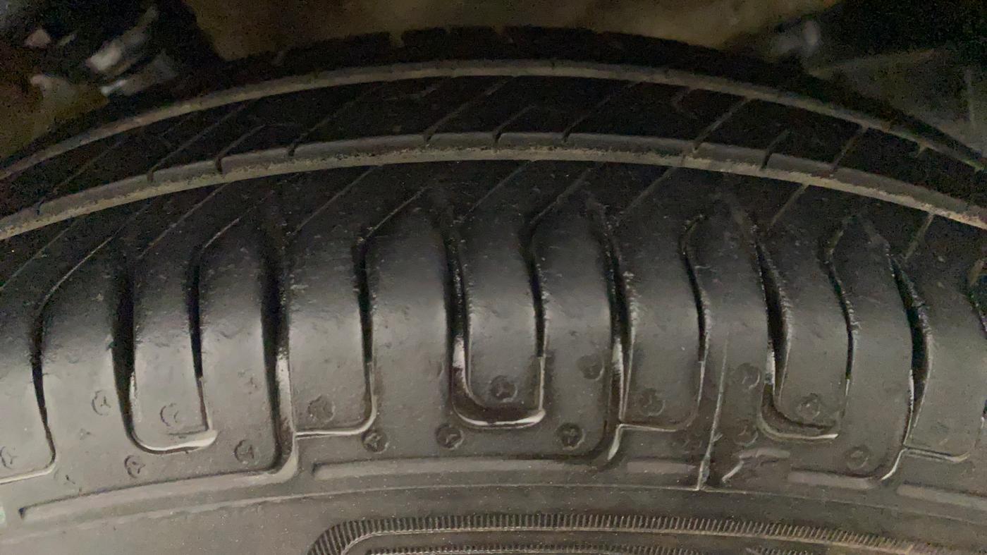 2014 Maruti Wagon R 1.0 LXI CNG, CNG, Manual, 83,278 km, Left Rear Tyre Tread
