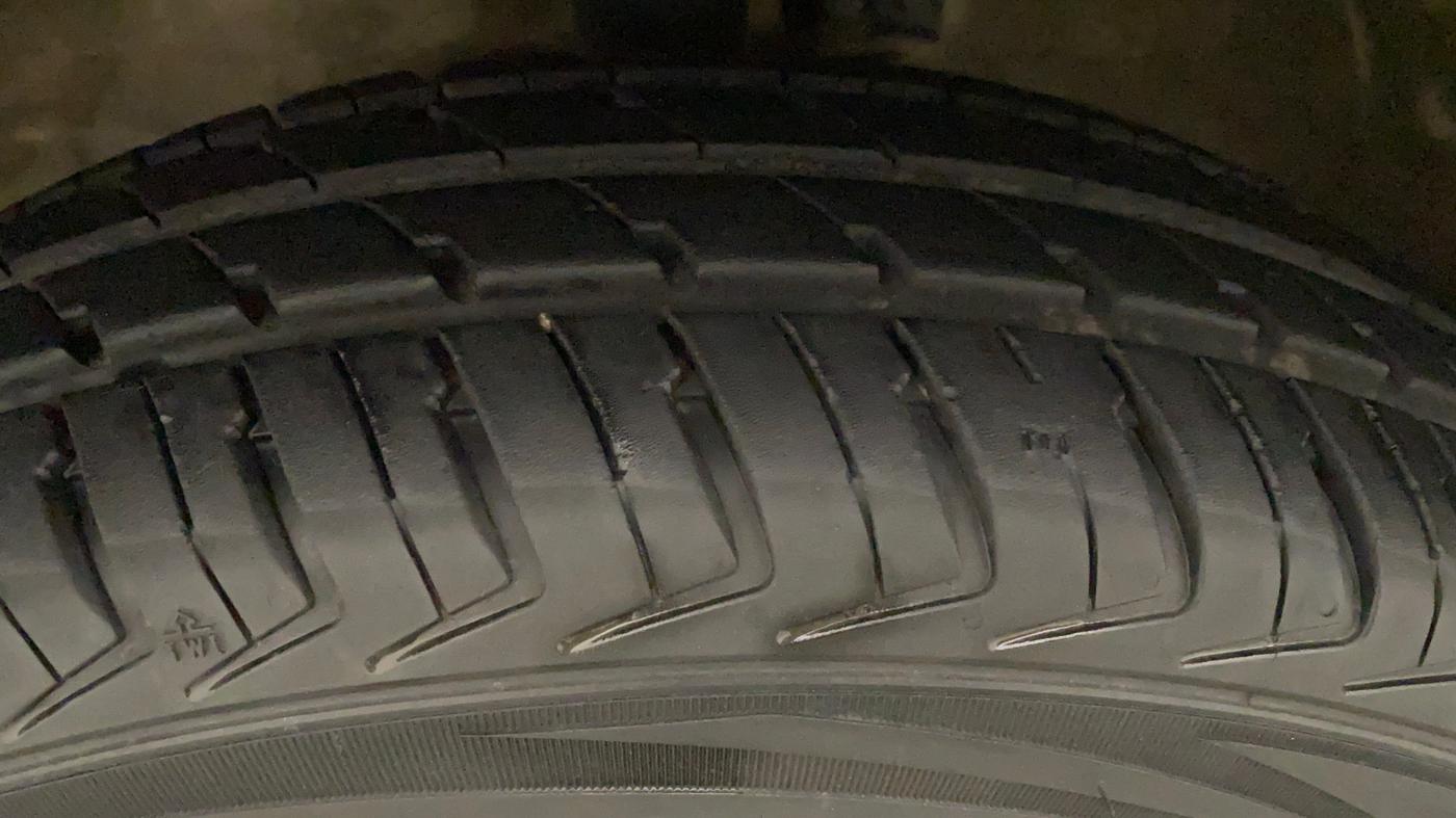 2014 Maruti Wagon R 1.0 LXI CNG, CNG, Manual, 83,278 km, Left Front Tyre Tread