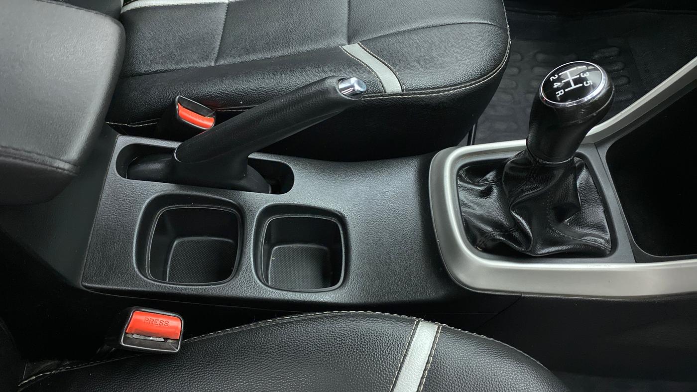 2017 Maruti S Cross ZETA 1.3, Diesel, Manual, 60,130 km, Gear Lever
