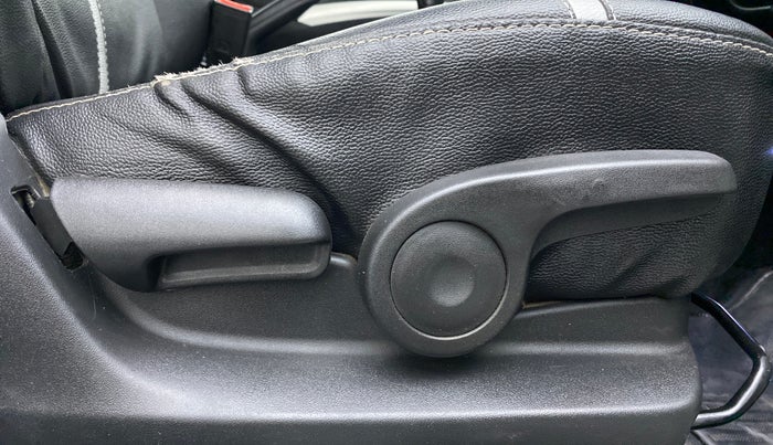 2017 Maruti S Cross ZETA 1.3, Diesel, Manual, 60,130 km, Driver Side Adjustment Panel