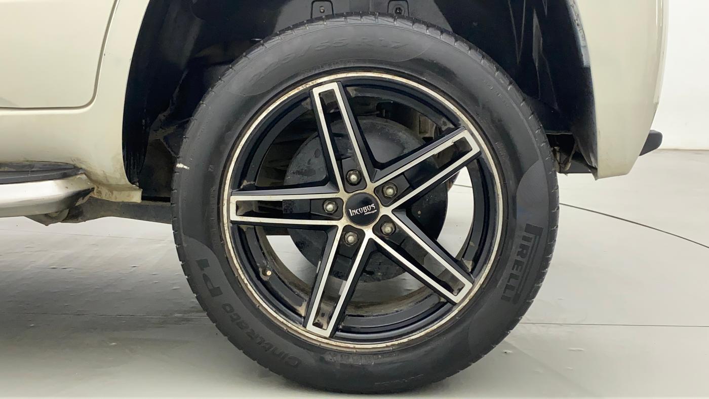 2018 Mahindra TUV300 T4+, Diesel, Manual, 43,078 km, Left Rear Wheel