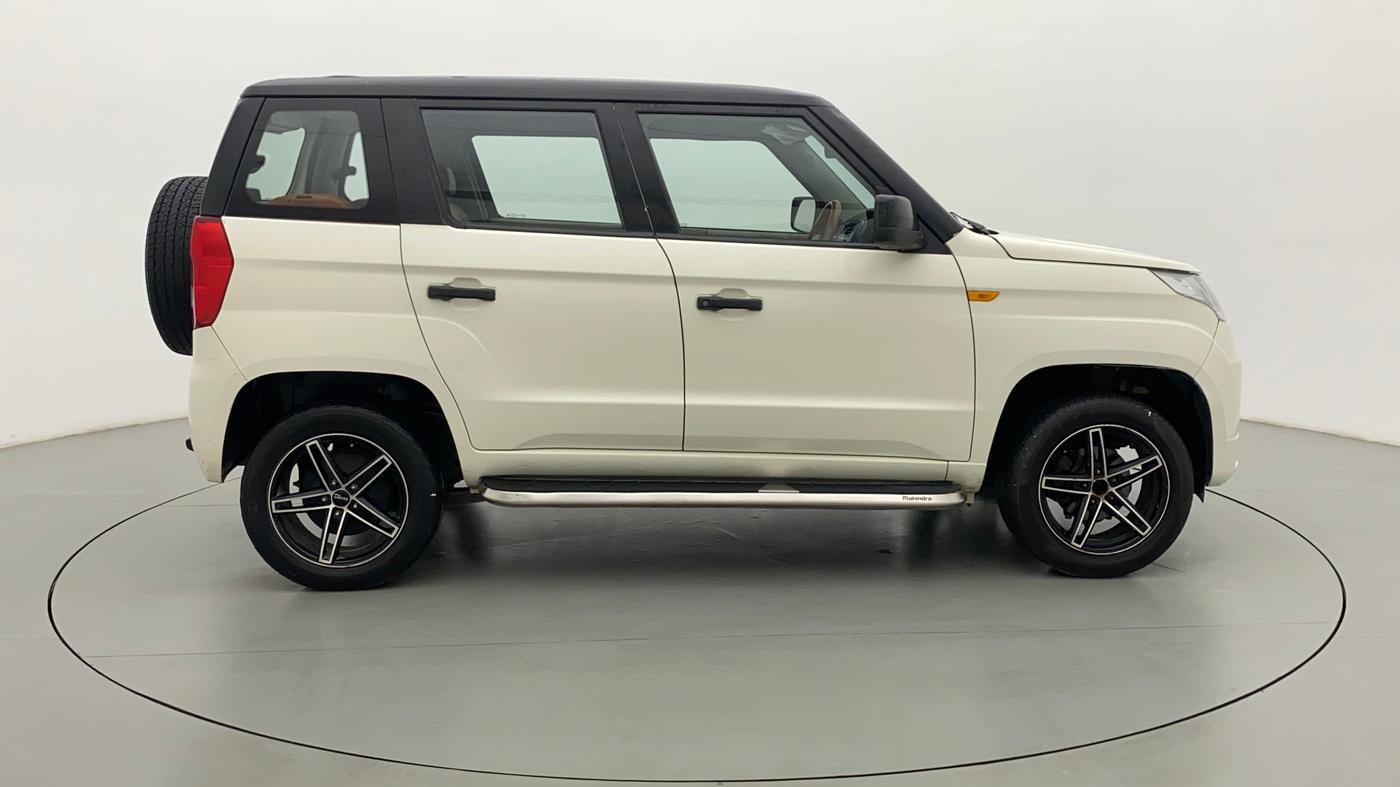 2018 Mahindra TUV300 T4+, Diesel, Manual, 43,078 km, Right Side View