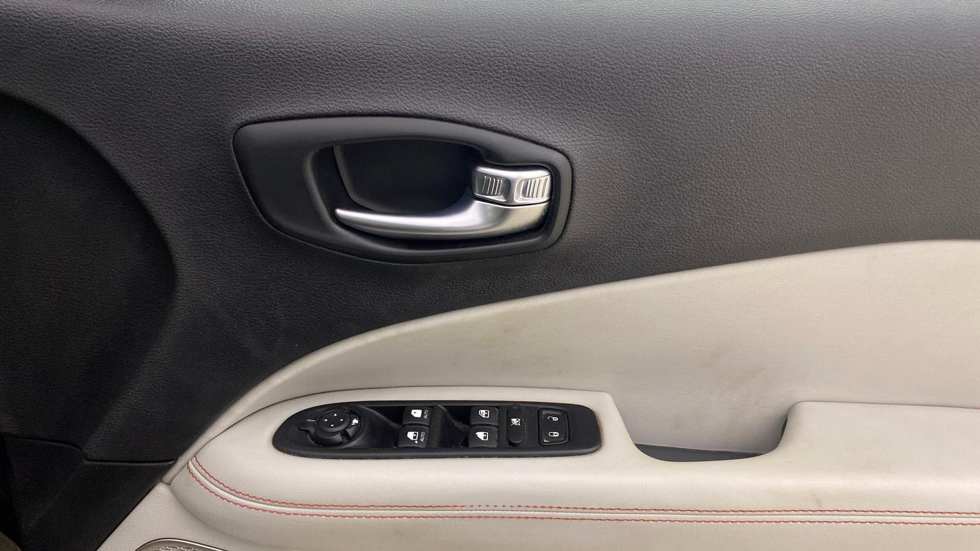 2018 Jeep Compass LIMITED 1.4 PETROL AT, Petrol, Automatic, 75,835 km, Driver Side Door Panels Control
