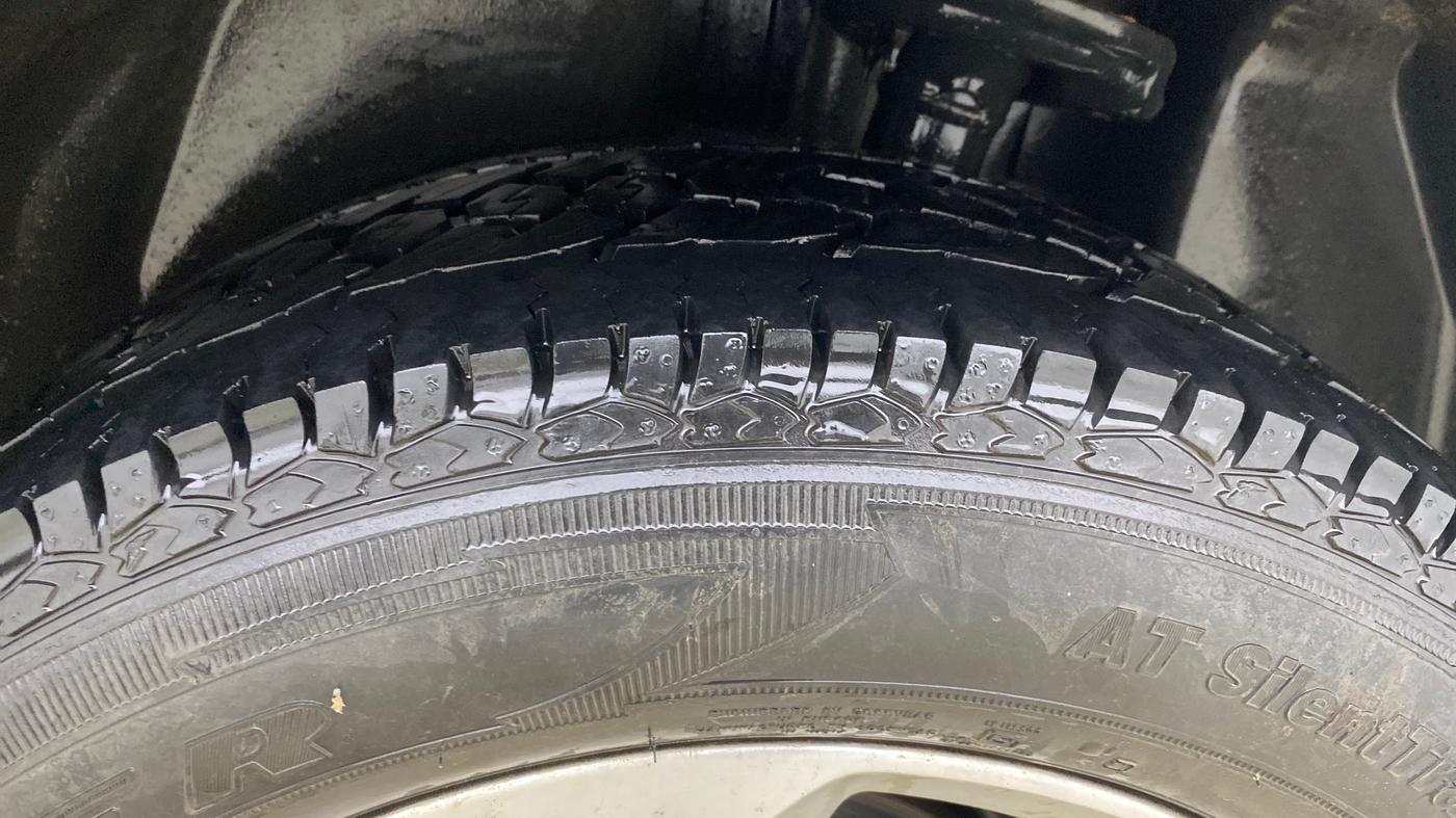 2018 Jeep Compass LIMITED 1.4 PETROL AT, Petrol, Automatic, 75,835 km, Left Rear Tyre Tread