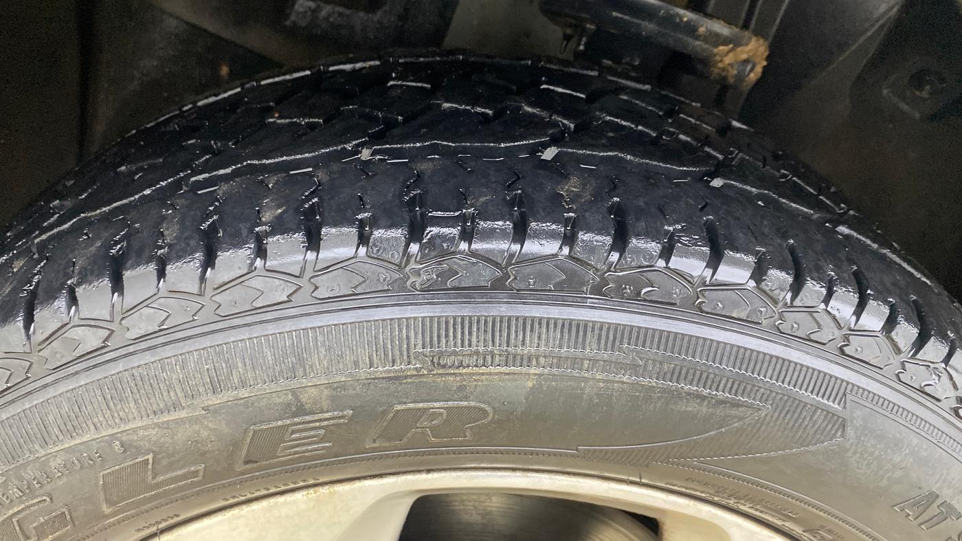 2018 Jeep Compass LIMITED 1.4 PETROL AT, Petrol, Automatic, 75,835 km, Left Front Tyre Tread