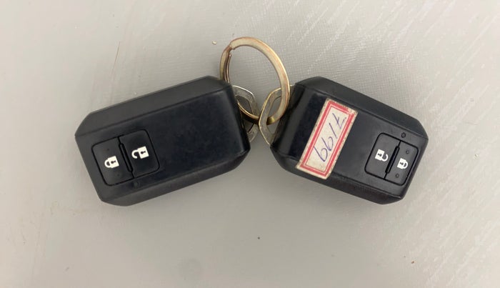 2019 Maruti Swift ZXI PLUS AMT, Petrol, Automatic, 33,840 km, Key Close Up