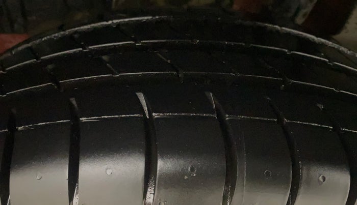 2019 Maruti Swift ZXI PLUS AMT, Petrol, Automatic, 33,840 km, Left Rear Tyre Tread