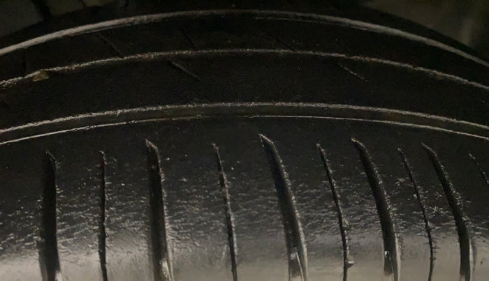 2022 Tata PUNCH ADVENTURE MT, Petrol, Manual, 34,636 km, Right Front Tyre Tread