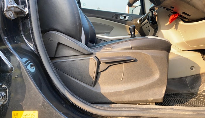 2013 Ford Ecosport TREND 1.5L DIESEL, Diesel, Manual, 90,829 km, Driver Side Adjustment Panel