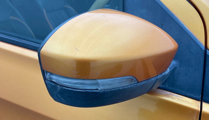 2017 Tata Tiago XZA PETROL, Petrol, Automatic, 28,739 km, Right rear-view mirror - Indicator light not working