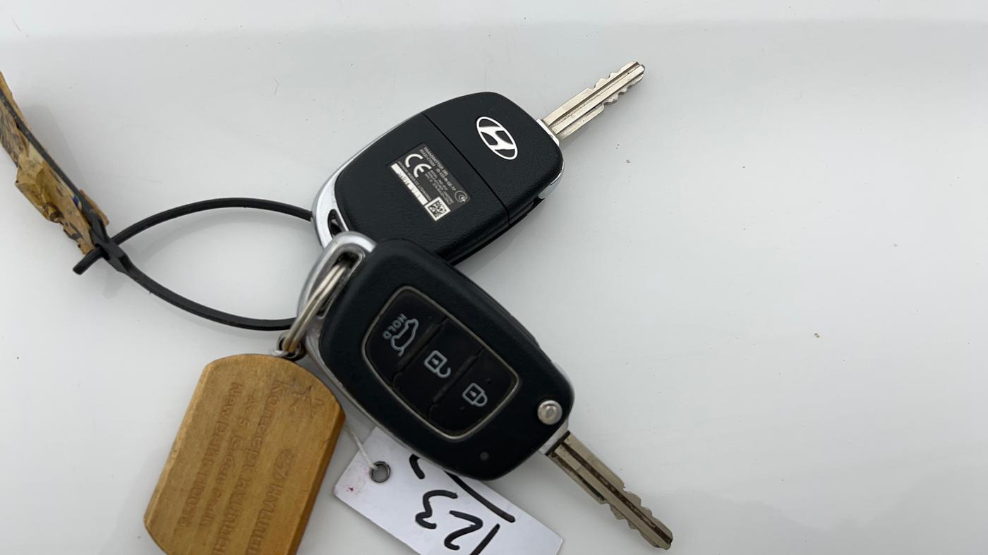 2015 Hyundai Elite i20 SPORTZ 1.2, Petrol, Manual, 83,926 km, Key Close Up