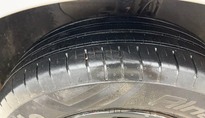 2015 Hyundai Elite i20 SPORTZ 1.2, Petrol, Manual, 83,901 km, Left Front Tyre Tread