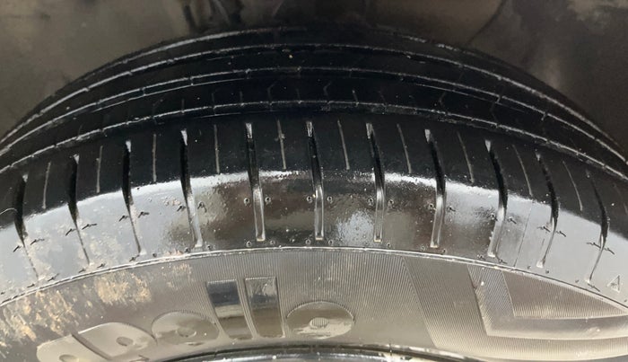 2015 Hyundai Elite i20 SPORTZ 1.2, Petrol, Manual, 83,901 km, Right Front Tyre Tread