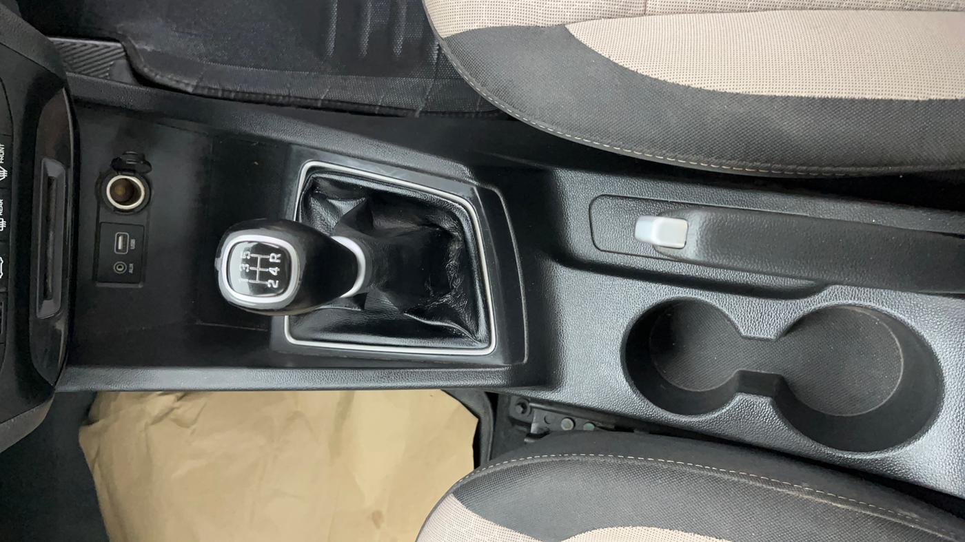 2015 Hyundai Elite i20 SPORTZ 1.2, Petrol, Manual, 83,926 km, Gear Lever