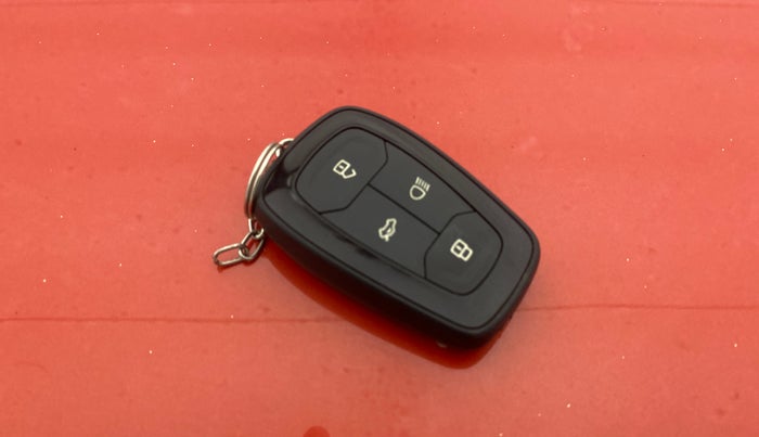 2020 Tata NEXON XZ PLUS PETROL, Petrol, Manual, 60,906 km, Key Close Up