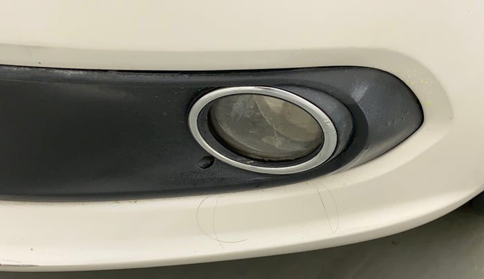 2011 Volkswagen Vento COMFORTLINE 1.6, Petrol, Manual, 63,903 km, Left fog light - Not working