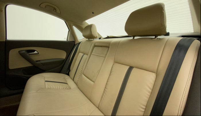 2011 Volkswagen Vento COMFORTLINE 1.6, Petrol, Manual, 63,903 km, Right Side Rear Door Cabin