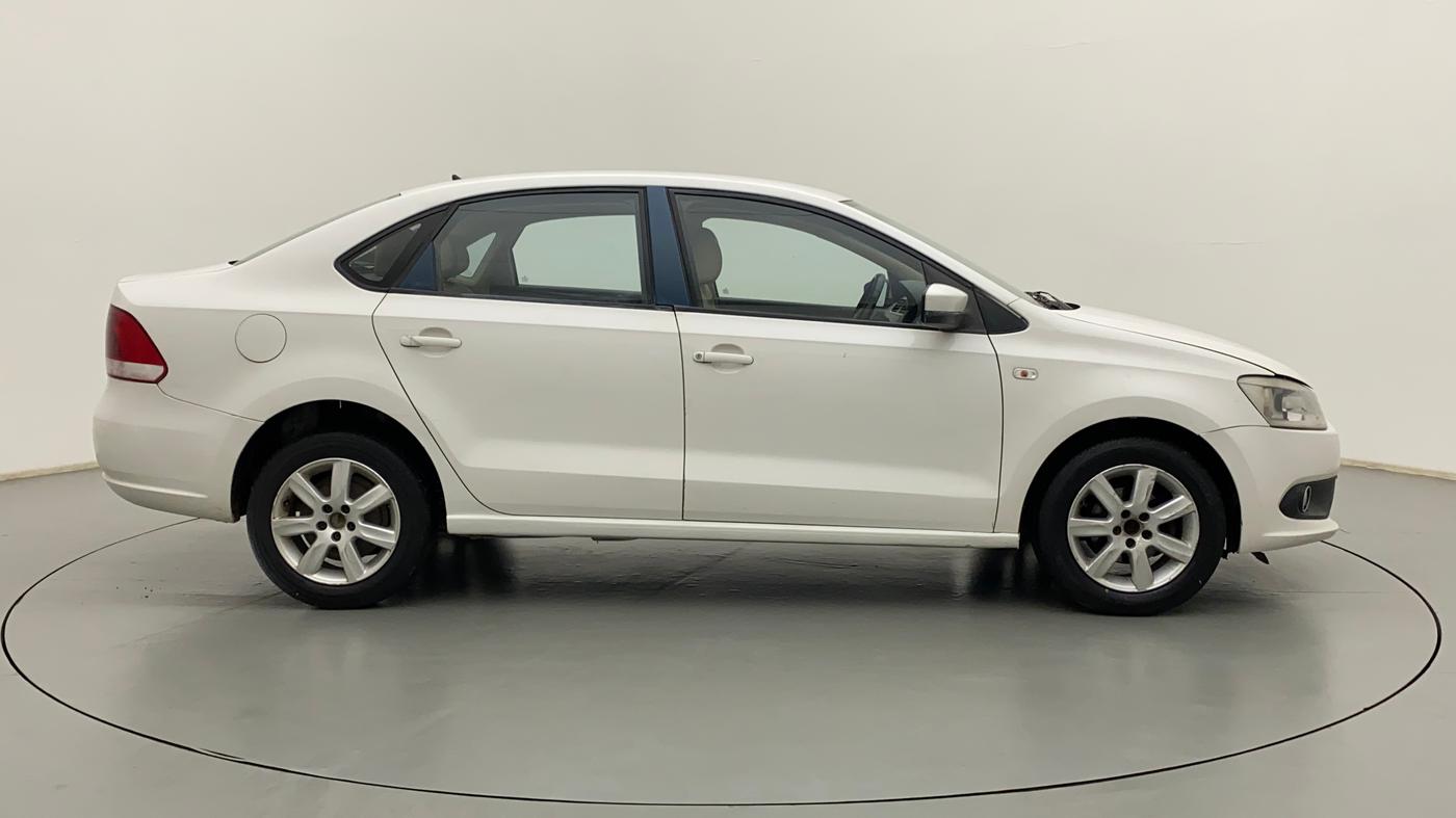 2011 Volkswagen Vento COMFORTLINE 1.6, Petrol, Manual, 63,903 km, Right Side View