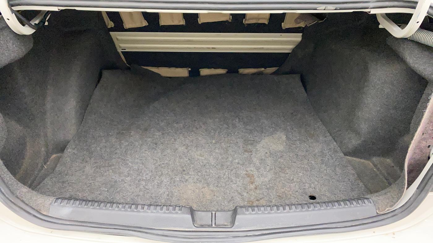 2011 Volkswagen Vento COMFORTLINE 1.6, Petrol, Manual, 63,903 km, Boot Inside